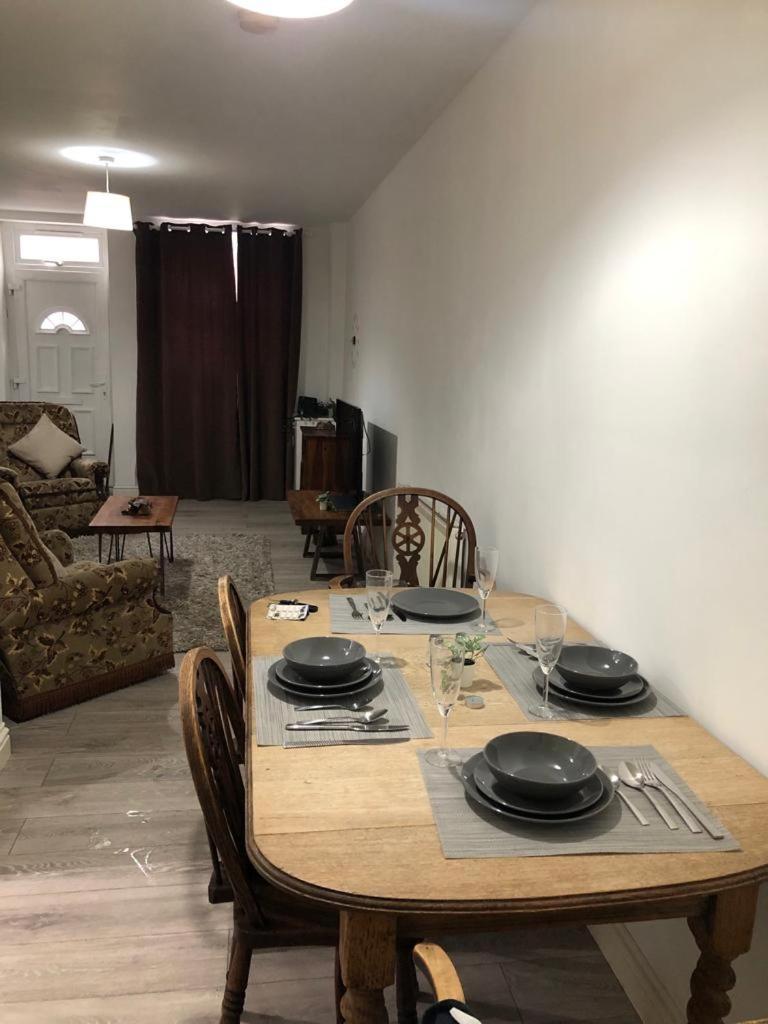 לינה וארוחת בוקר לונדון Alpha House מראה חיצוני תמונה