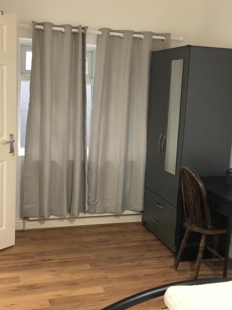 לינה וארוחת בוקר לונדון Alpha House מראה חיצוני תמונה